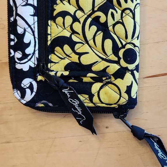 Vera Bradley Floral Wallet Black EUC - Picture 2 of 7